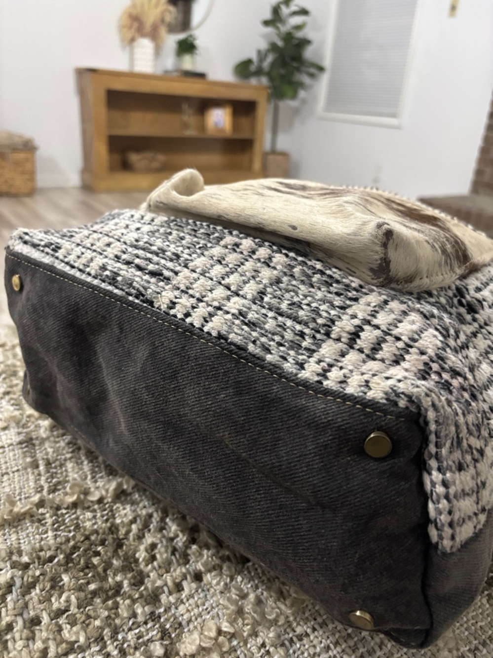 Myra Bag Woven Pattern Crossbody Bag with Cowhide Front Pocket - Picture 5 of 16